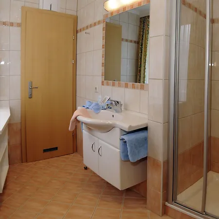 Zur Gams 3* دونيغسباشوالد